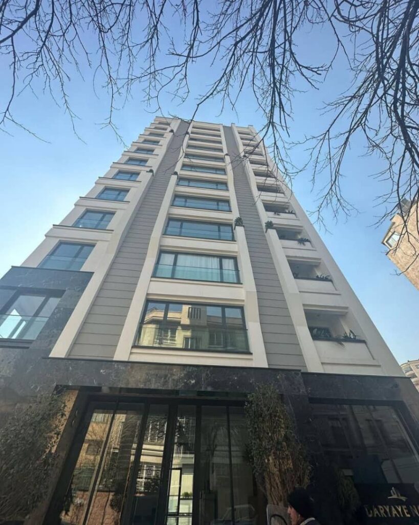 برج باغ دریای نور خیام