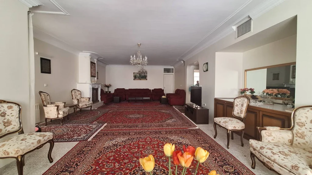 آپارتمان 152 متری دوخوابه فرمانیه اندرزگو با حیاط اختصاصی