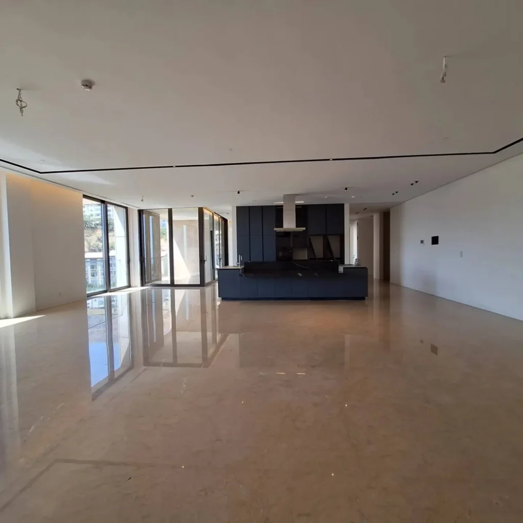 برج سروستان امیران 460 متری در زعفرانیه