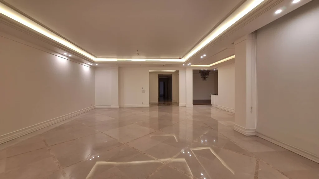برج باغ سرو الهیه 285 متر