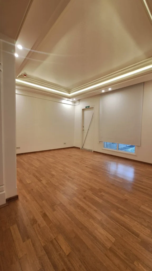 برج باغ سرو الهیه 285 متر